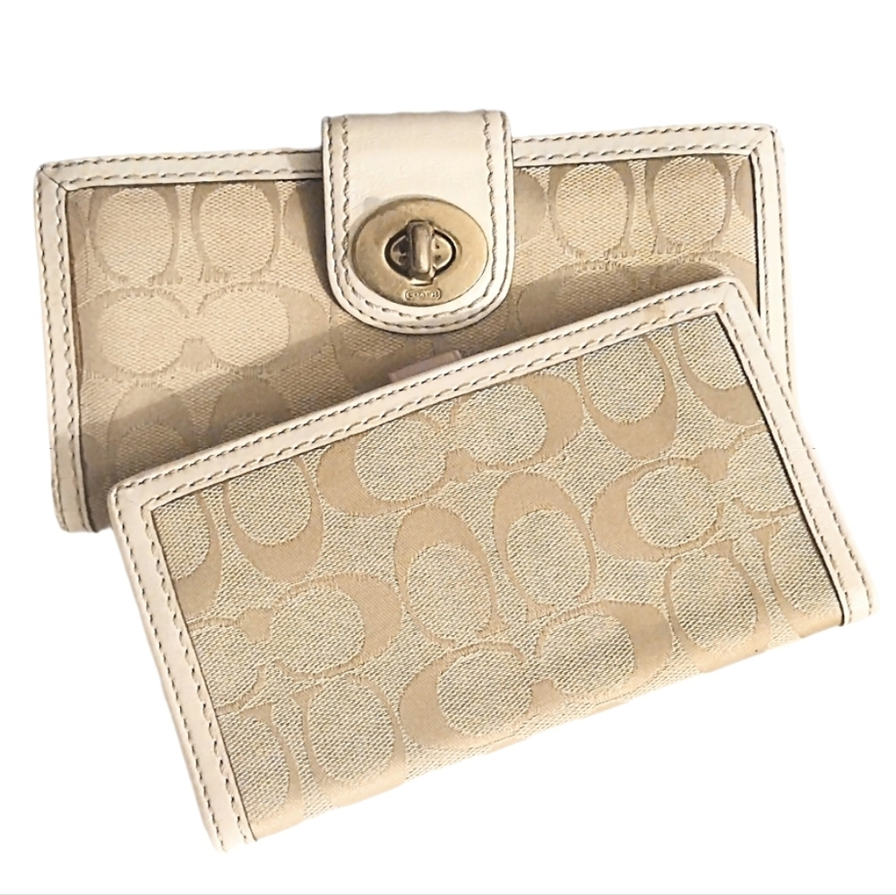 😍 Y2K Coach Chalk White Khaki Signature Turnlock Envelope Checkbook Wallet
